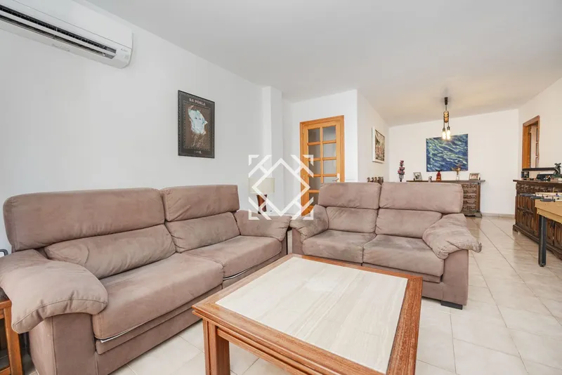 Spacious and bright flat for sale with a large terrace in Puerto de Alcudia — photo 5