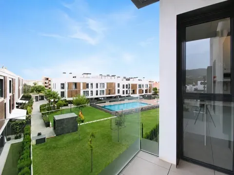 El Arenal: Renovated Duplex Penthouse with Sea Views — photo 10