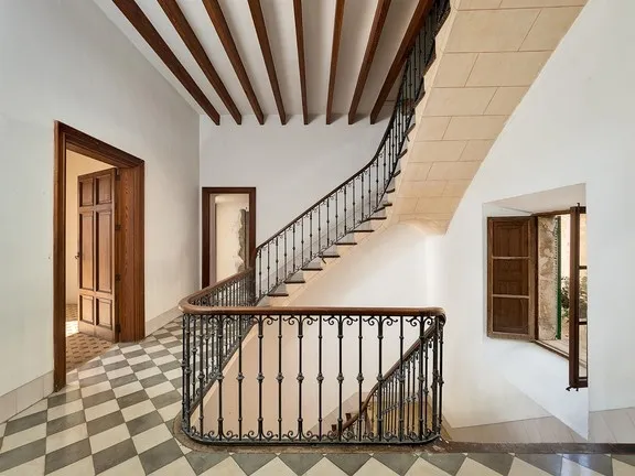 Investment! Historic property in Paguera with many possibilities — photo 6