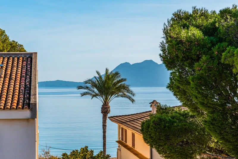 Quiet location apartment for sale in Port de Pollença with private terrace and roof terrace — photo 2