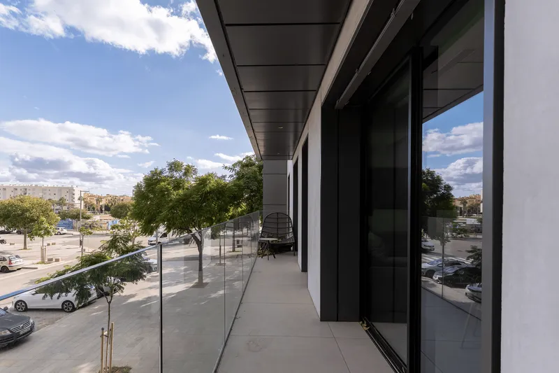 Modern 2-bedroom apartment with terrace in Nou Levant — photo 12