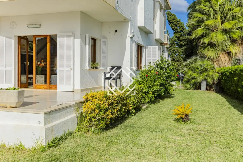 Exclusive townhouse in Llenaire with views to the bay and adjoining plot of more than 1,000 m² in Puerto de Pollensa, north of Mallorca. — photo 3
