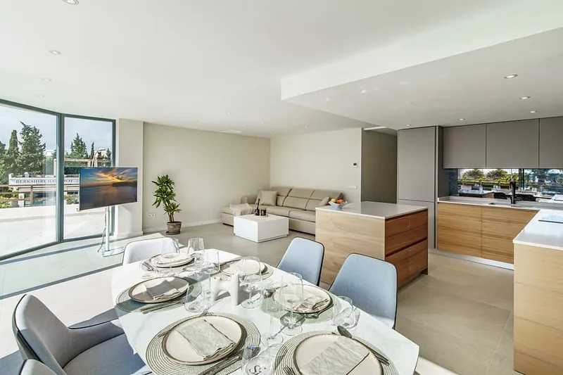 Renovated apartment for sale in Portals Nous with sea views near Puerto Portals — photo 6