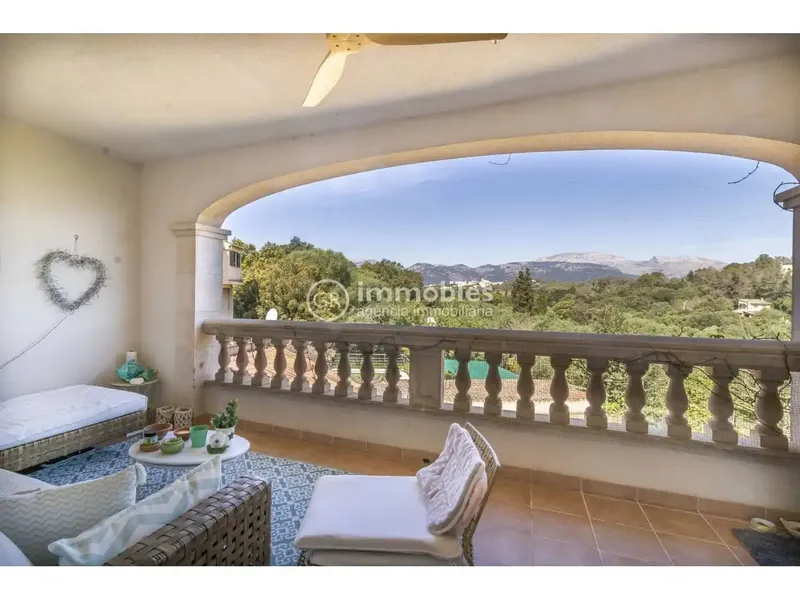 Esta encantadora casa adosada en Búger cuenta con una superficie total de 226 m², distribuidos en cocina amueblada y equipada, amplio salón — photo 3
