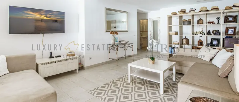 Apartment in Santa Ponsa in first sea line and private sea access — photo 1