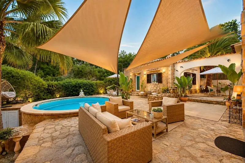 A Stunning Finca with Potential — photo 2