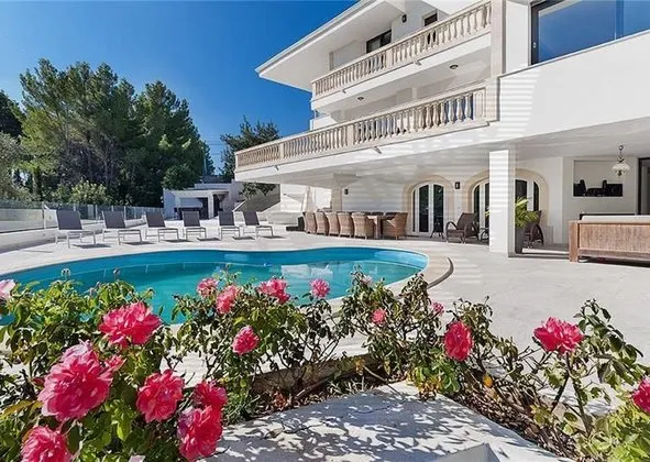 Detached house in Son Vida, Palma de Mallorca — photo 1