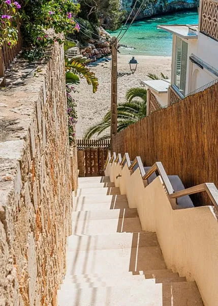 Exclusive new-build villa right on the beach at Cala Santanyi — photo 9