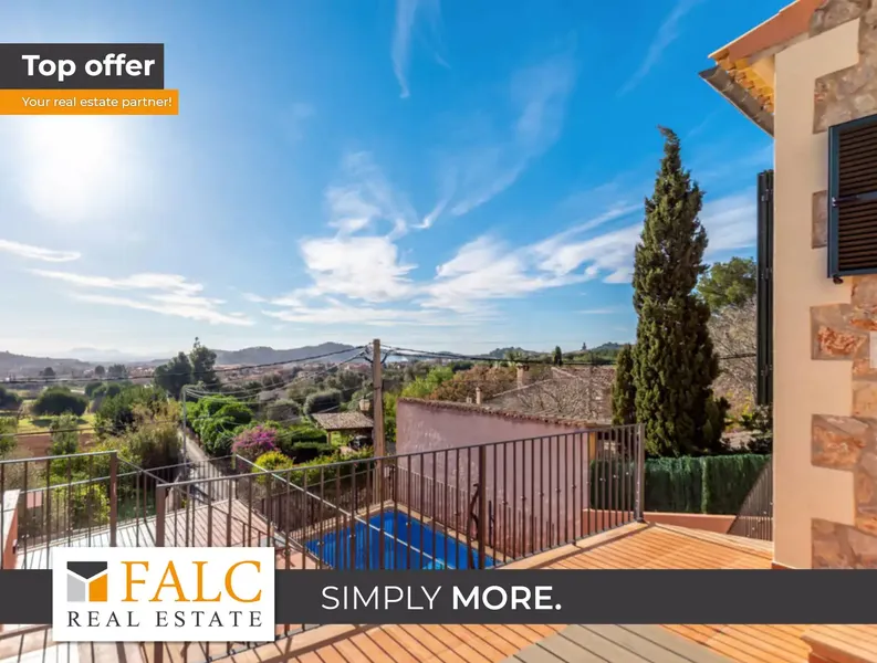 This beautiful and bright chalet in Alaró is located in a very quiet residential area in the center of the magnificent island of Mallorca and off — photo 1