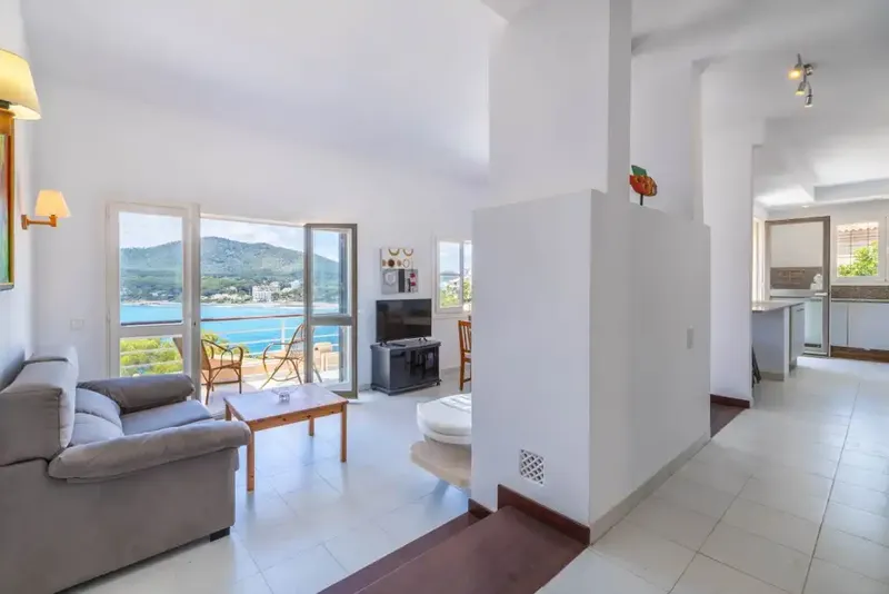 This impressive duplex in Canyamel offers stunning panoramic sea views and is just a few minutes' walk from the beach. — photo 4