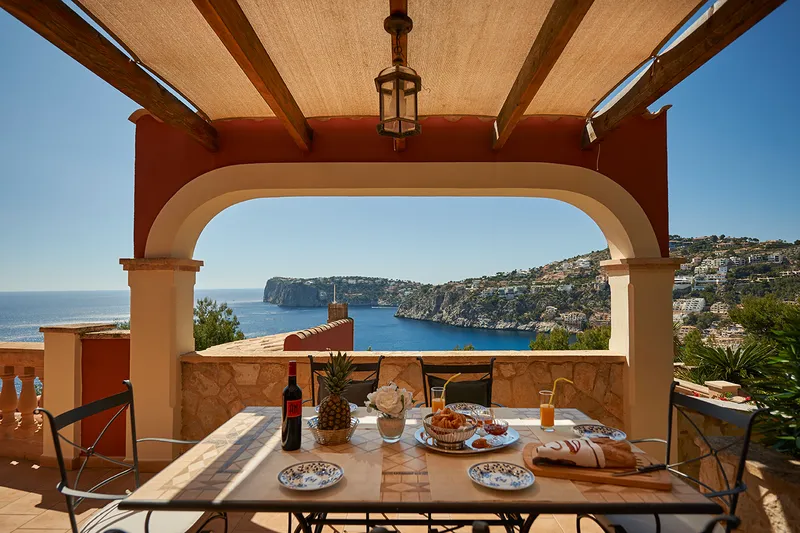 Apartment with breathtaking sea views — photo 3