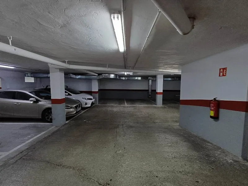 Opportunity! Apartment to refurbish, Palma centre near Jaime III, 3 bedrooms, 2 parkings. — photo 7