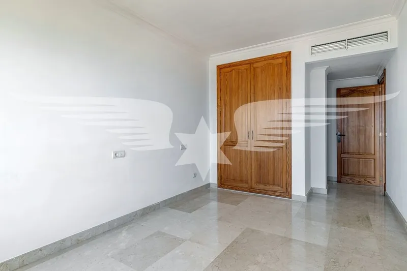 Ciudad Jardin I ground floor apartment in first sea line — photo 8