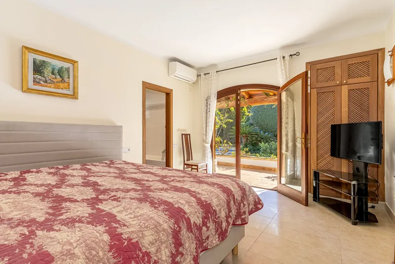 Villa in Palmanova - Landscaped garden with pool — photo 8