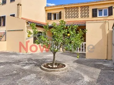 Semi-detached house with balcony for sale on Carrer dels Sestadors — photo 1