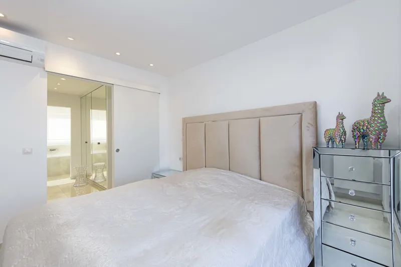 Spacious penthouse close to the old town of Palma with spacious terrace and sea views — photo 9