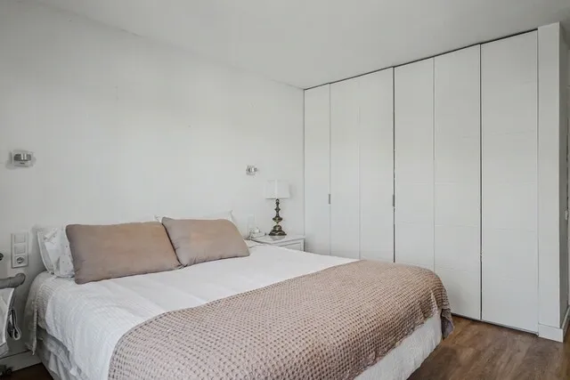 Modern apartment with terrace for sale in Puerto Portals, southwest Mallorca — photo 8