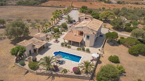 A stunning finca property near the sea between Santa Margalida and Can Picafort — photo 1