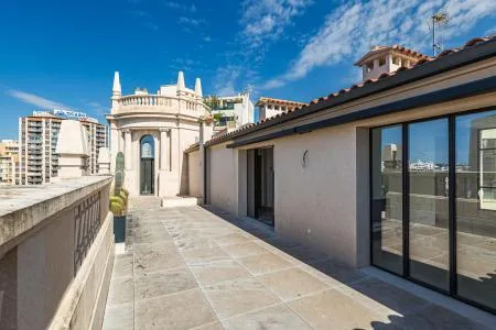 Building - Palma de Mallorca (Centro), Built Surface 2500m², 3 Distance to the sea, Lift — photo 4