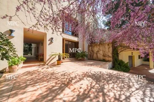 Stunning villa on 3,000 m² plot with sea views in Costa de los Pinos — photo 1