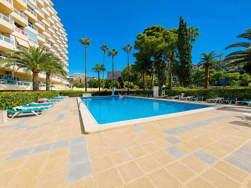 ESTUDIO EN PALMANOVA A 50 METROS DE LA PLAYA CON PISCINA, PARKING Y VISTAS DESPEJADAS — photo 1