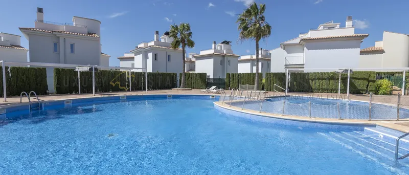 Ready to move in villa in Sa Rapita in the south of Mallorca with partial sea views — photo 12