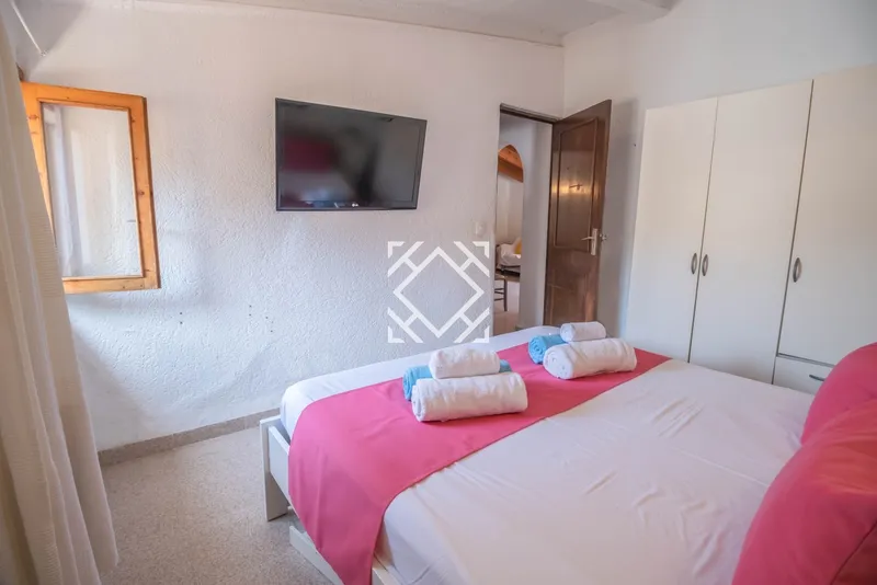 Charming five bedroom village house for sale with stunning views in Pollensa, Mallorca — photo 12