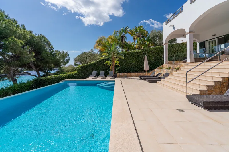 Beachfront villa with ETV license and direct sea access on the first sea line — photo 8