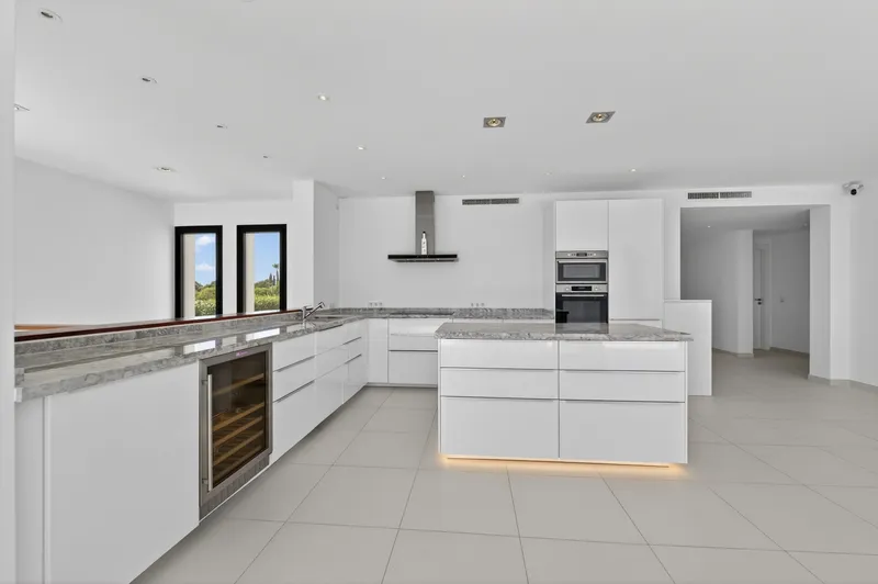 Front line villa with coastal views in Cala Murada — photo 10