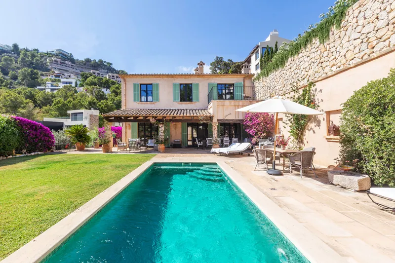 Villa in traditional finca style with harbour sea views for rent — photo 1