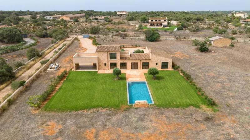 Rustic style finca in new construction in Santanyí — photo 4