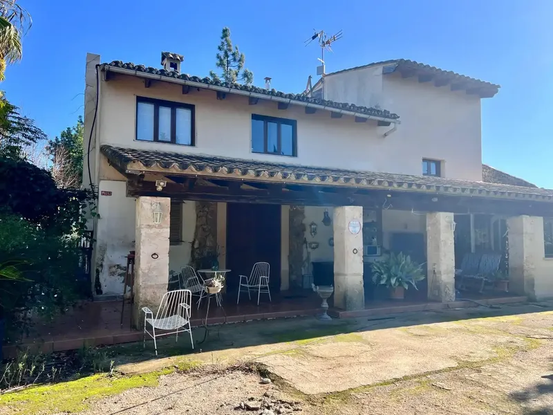 Discover this charming rustic house located in a quiet area of the old road of Muro, where tranquility and nature come together — photo 1