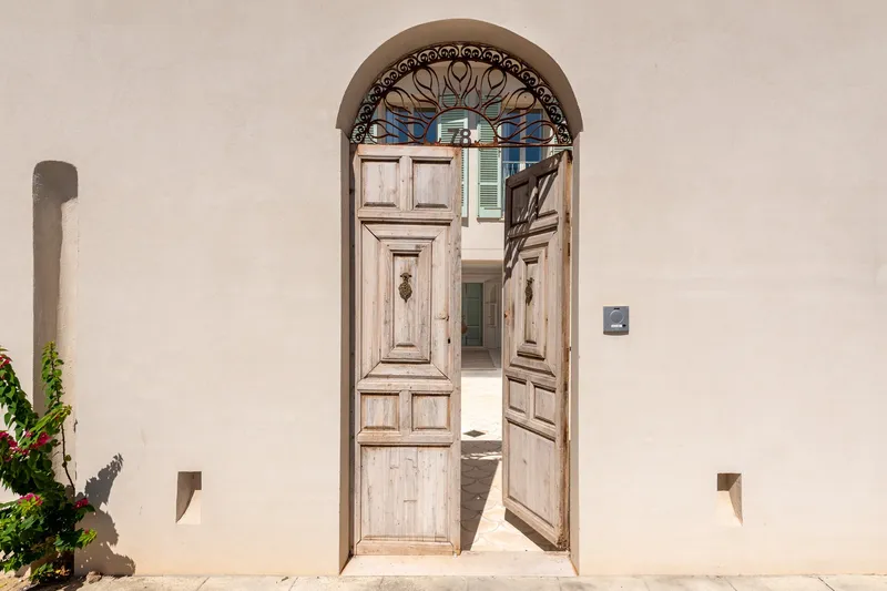 A charming jewel in the heart of Portocolom's old town — photo 7