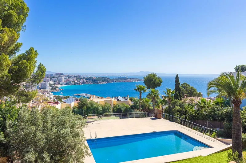 Fantastically located villa with tennis court and breathtaking views — photo 1