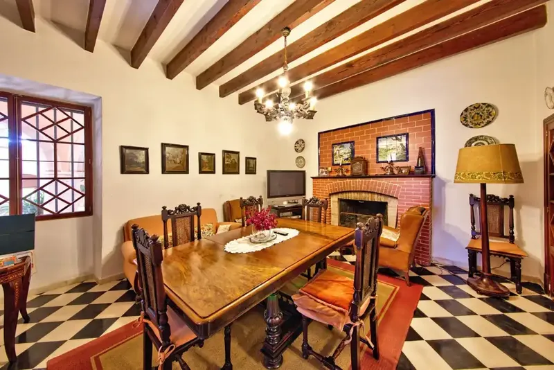 This spectacular rustic finca dating from the 17th century is located on a huge plot of more than 400,000 m2 between Montuïri and Vilafranca de Bonany — photo 11