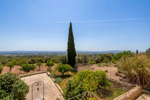 Binissalem: 16th-century finca estate in Binissalem with spectacular views, pool and tennis court — photo 2