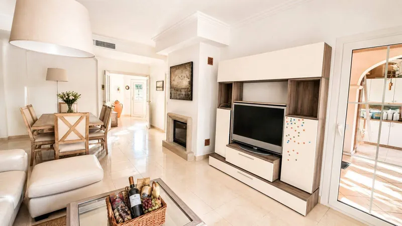 228m² semi-detached house with 4 bedrooms, garden and pool for sale — photo 5