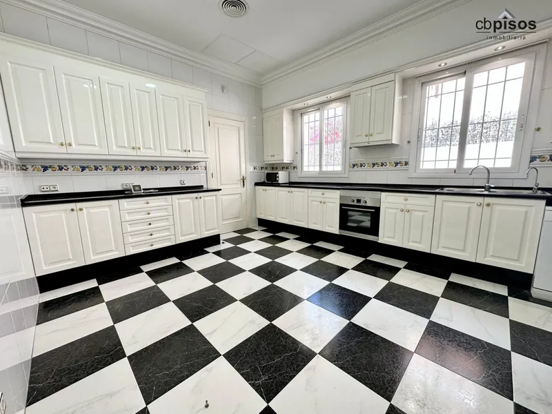 Luxury Villa - Calvià (Bendinat), Built Surface 561m², Plot Surface 1800m², Terrace Size... — photo 6