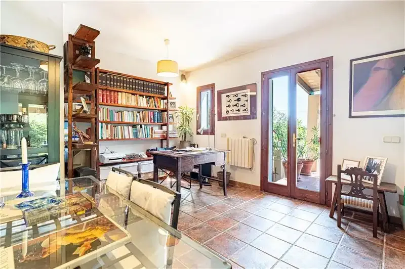 Rustic finca on plot of approx. 14,167 m², approx. 278 m² built, large living room with fireplace, dining room, furnished and equipped kitchen with office — photo 9