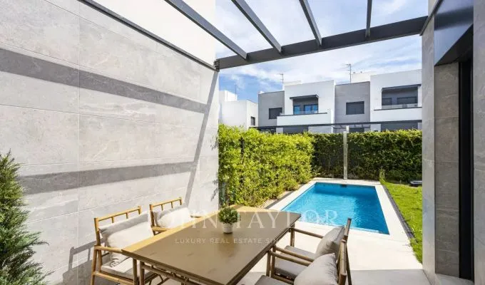 Townhouse for sale in Can Pastilla — photo 1