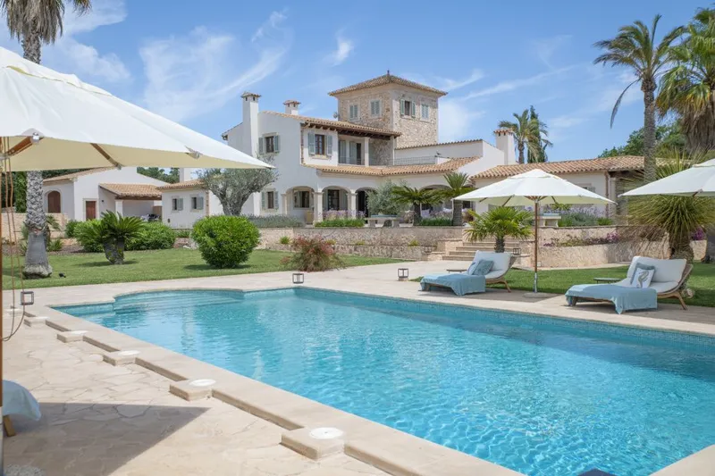 Spectacular newly renovated Finca located on a quiet plot near C`as Concos — photo 1