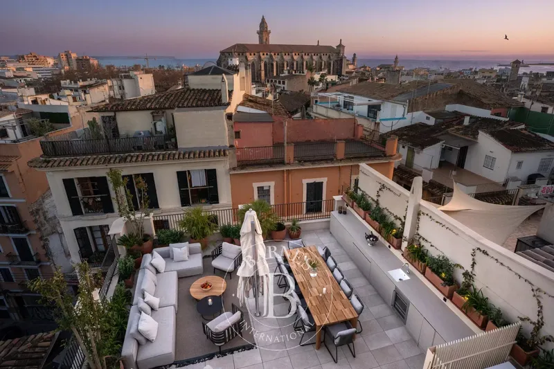 Ca La Seu - Fully Renovated 5-Bedroom Townhouse with Sea and City Views in Palma’s Historic Center — photo 2