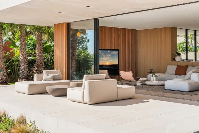 Stylish villa with partial sea views for sale in Bendinat, Southwest Mallorca — photo 3