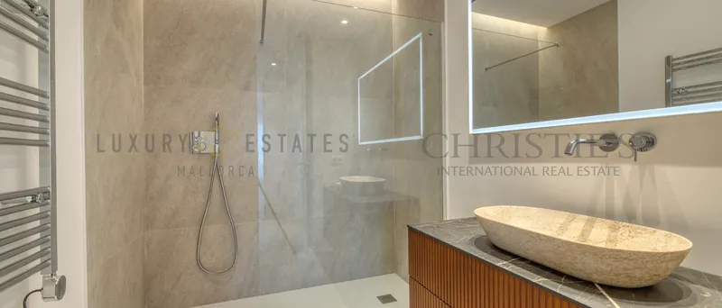 Renovated apartment in Palma in Can Barbará with harbor and sea views — photo 10
