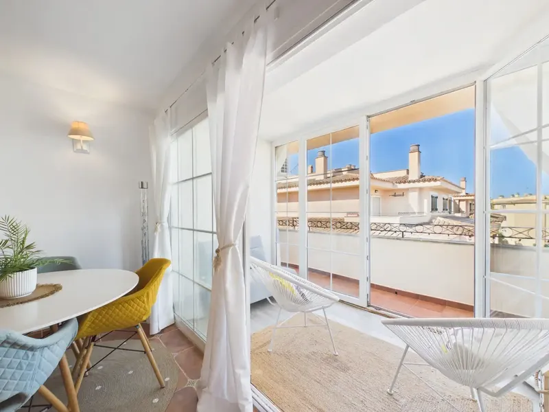 Bright one-bedroom penthouse with communal pool in Puig de Ros - TEMPORARY CONTRACT AVAILABLE FROM SEPTEMBER 16, MAXIMUM — photo 3