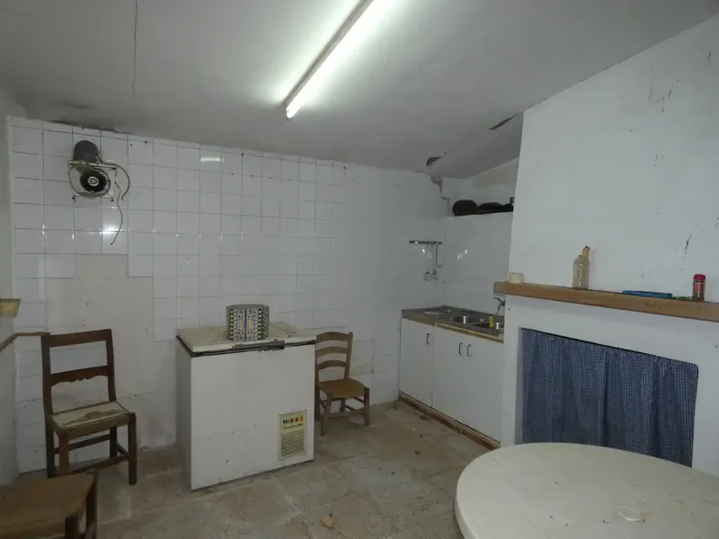Large typical Mallorcan house for sale in the emblematic village of Petra. The property with about 270 m², built on two floors and another 10 — photo 11