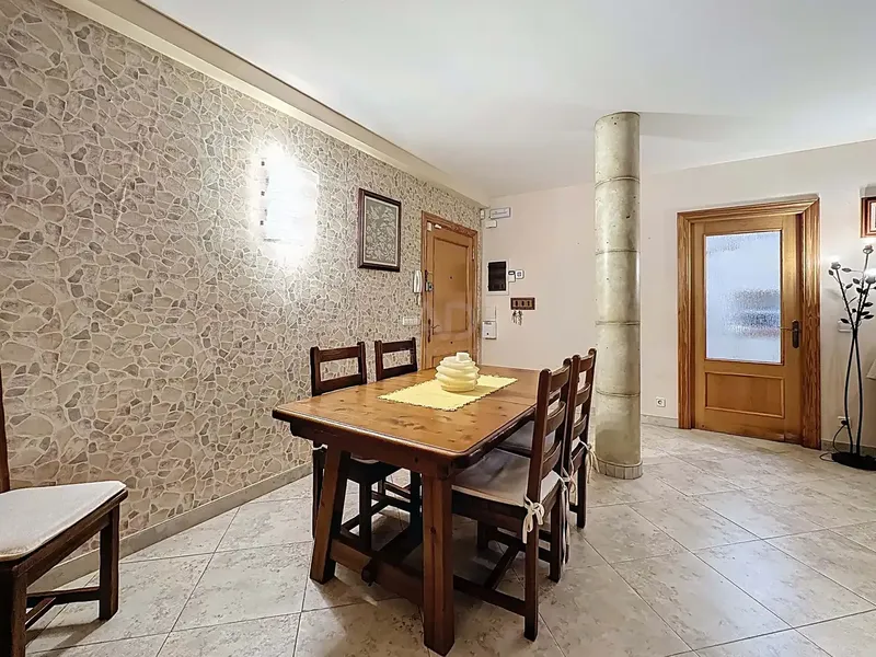 Imagine waking up every morning with the sea breeze caressing your window and the murmur of the Mediterranean just 400 meters away. This ground floor, — photo 10