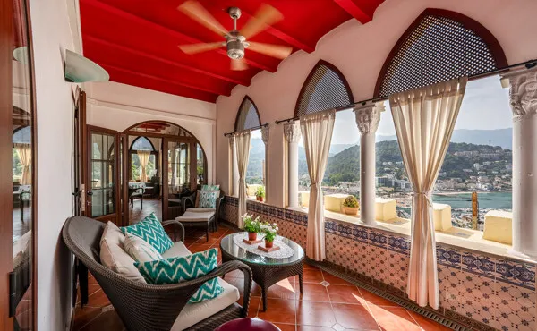 Large apartment with terrace and sea views — photo 1