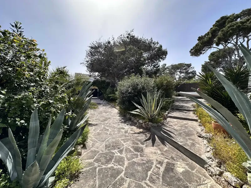 In a highly sought-after location in Cala Serena, this impressive villa is situated on the second line of the sea with stunning views — photo 9