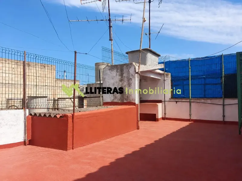 Excellent opportunity in a magnificent location on Avenida Alcúdia in Inca, just minutes from schools, supermarkets, shops and everything — photo 2